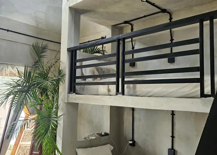 Salty Prana Retreat Center Guest house Uluwatu (Bali)